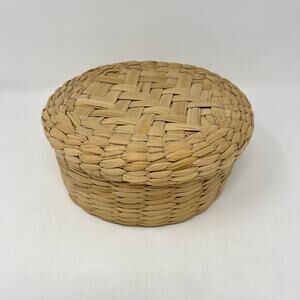 VTG Seagrass Sewing Basket Round Lidded Cottagecore Home Decor Grannycore